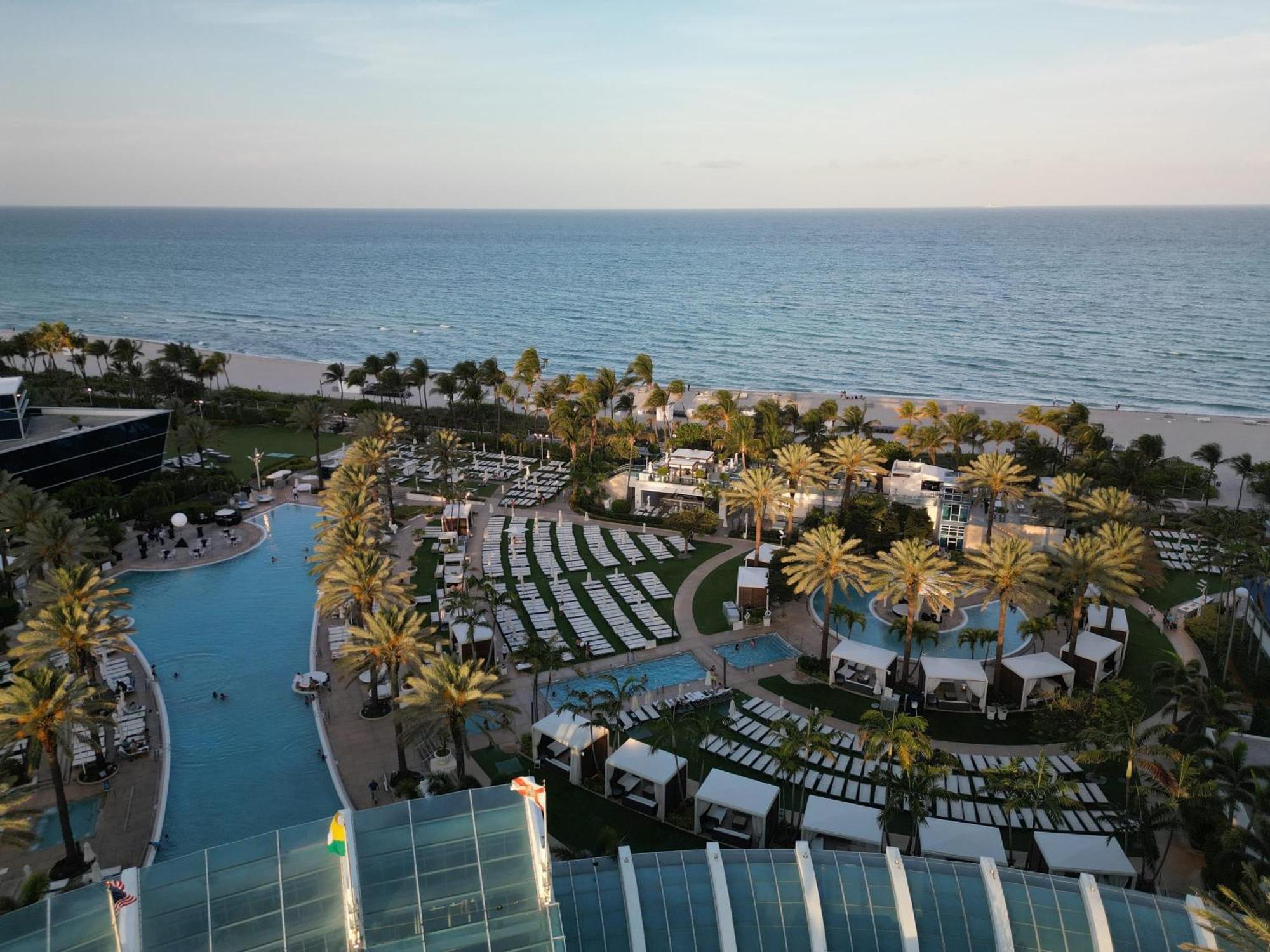 Fontainebleau Resort High Floor W Ocean Views ไมอามีบีช ภายนอก รูปภาพ